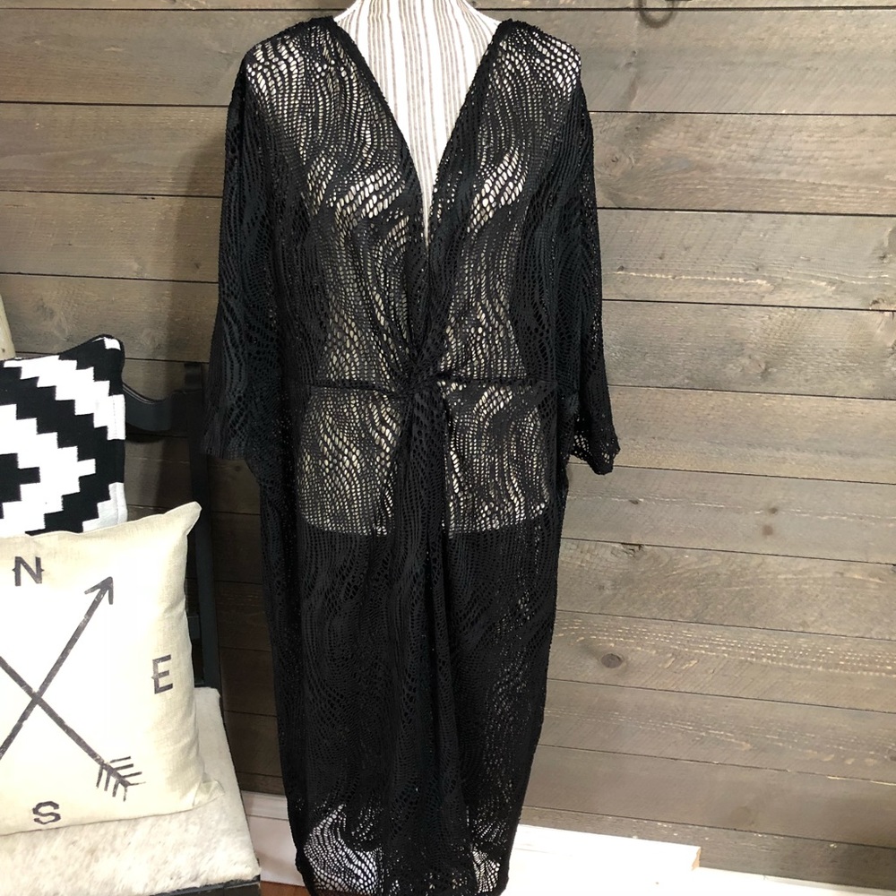 Absolutely gorgeous swimsuit coverup!